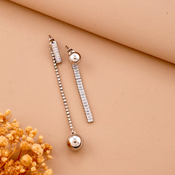 Mismatched Ball Earrings (White Gold)