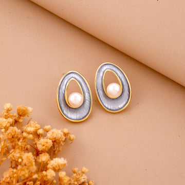 Oval Pearl Earring (Yellow Gold)