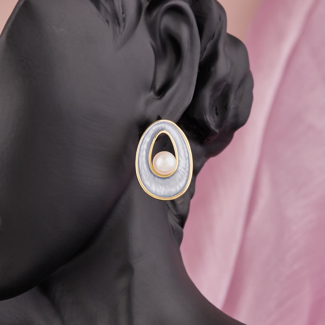 Oval Pearl Earring (Yellow Gold)