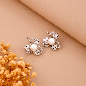 Cluster Pearl Earring (White Gold)