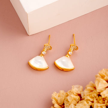 Mother Of Pearl Divas' Dream Earrings (Yellow Gold)