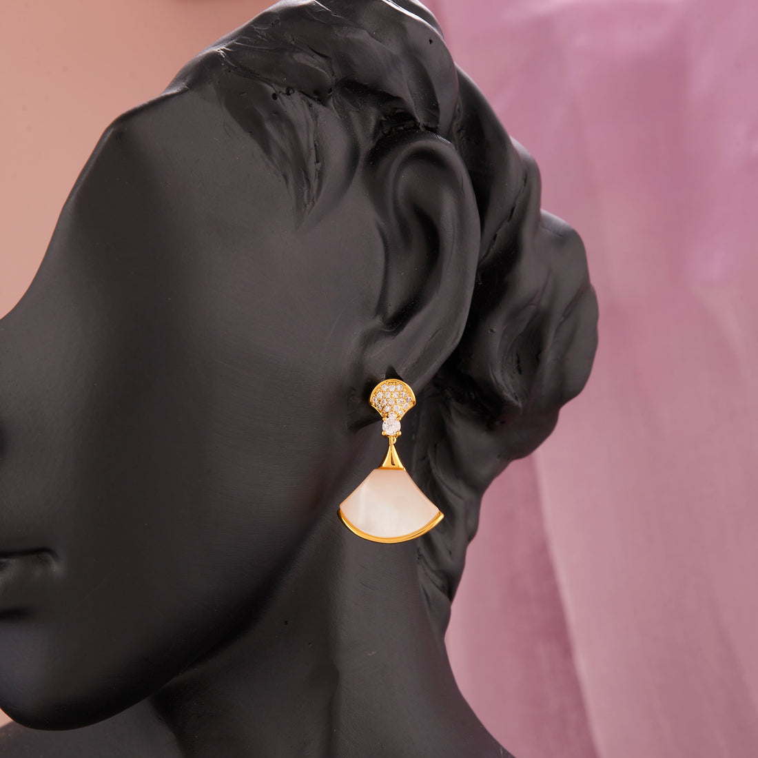 Mother Of Pearl Divas' Dream Earrings (Yellow Gold)