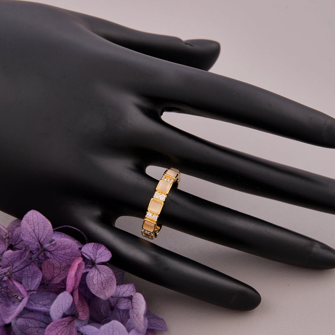 Stone Hoop Ring (Yellow Gold)