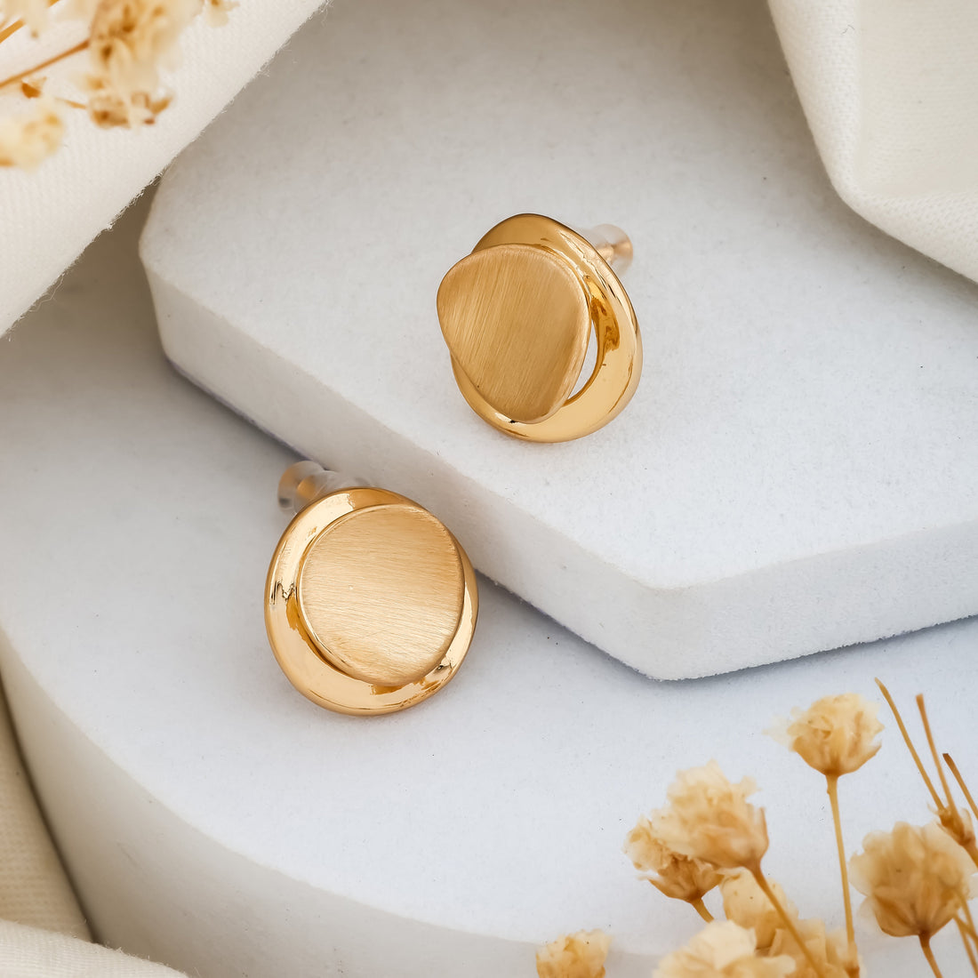 Knots of Elegance Earrings (Yellow Gold)