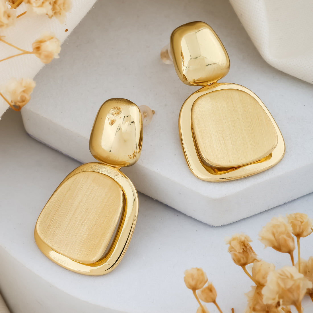 Divira Hoops Earrings (Yellow Gold)