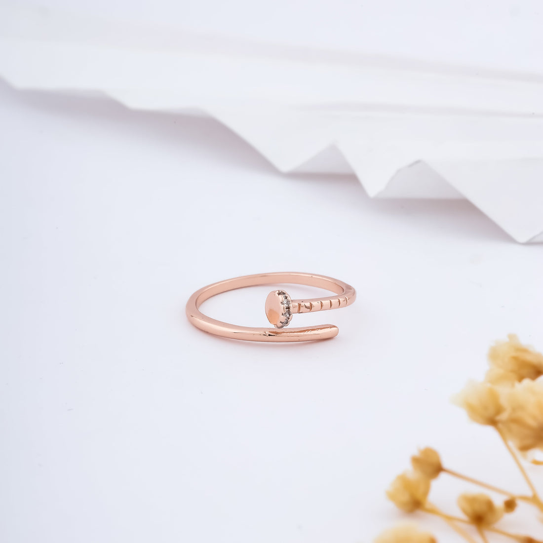 Thorned Elegance Ring (Yellow Gold)