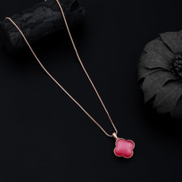 Blush Clover Pendant Necklace (Rose Gold)