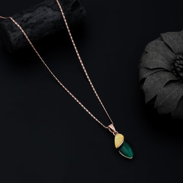 Emerald Petal Glow Necklace (Rose Gold)