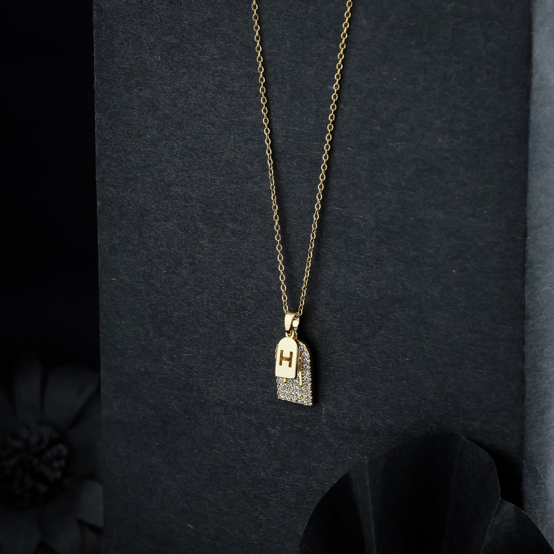 Essential "H" Supple Necklace