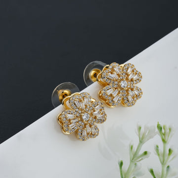 Pavé Butterfly Diamond Stud Earrings (Yellow Gold)