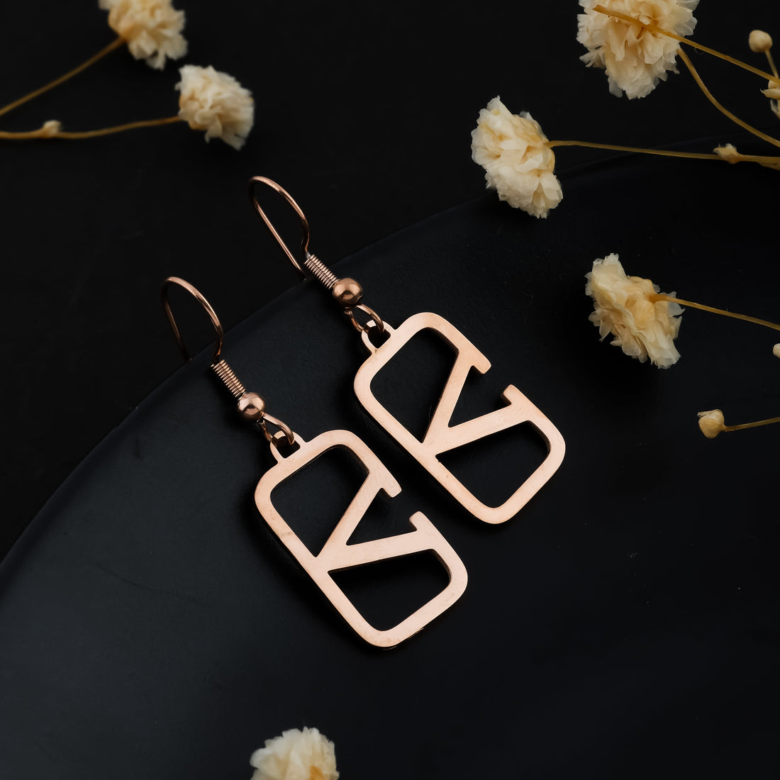 Essential V Earrings (Rose Gold)