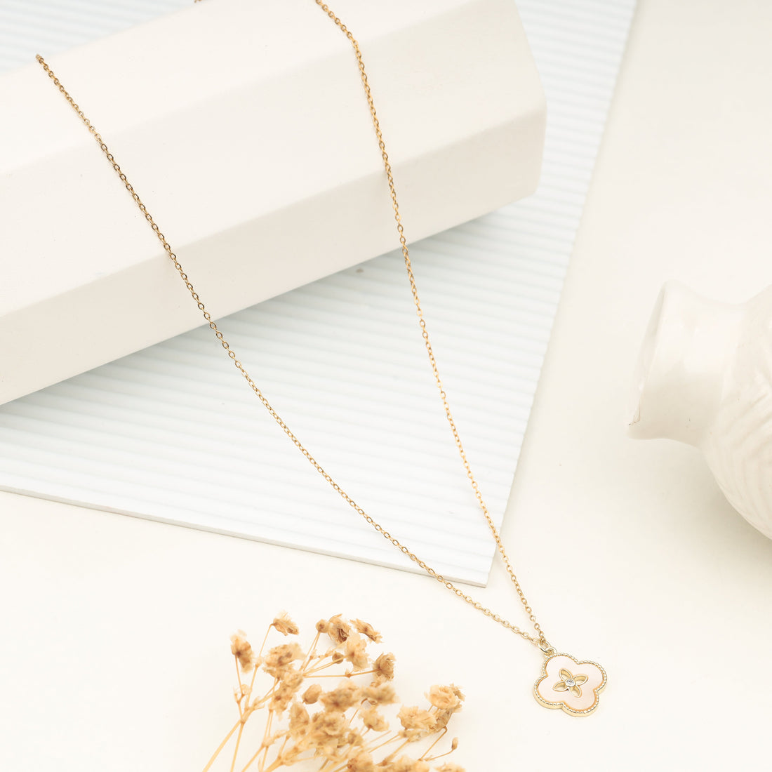Golden Bloom Necklace  (Yellow Gold)