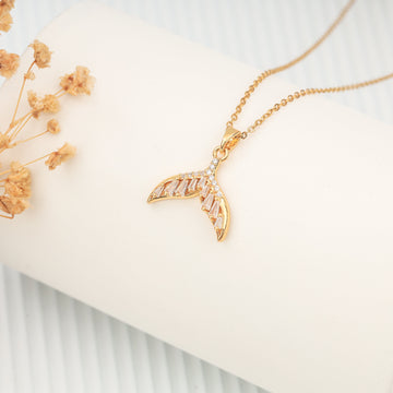 Golden Fin Necklace (Yellow Gold)