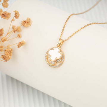 Clover Glow Necklace (Yellow Gold)