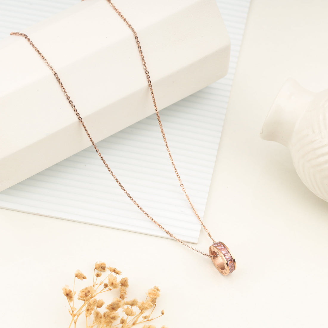 Roman Ring Necklace (Rose Gold)