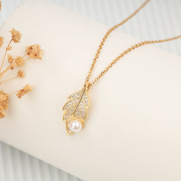 Gleamleaf Necklace (Yellow Gold)