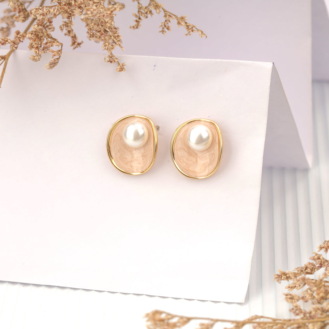 Pearl In Bloom Earrings (Yellow Gold)