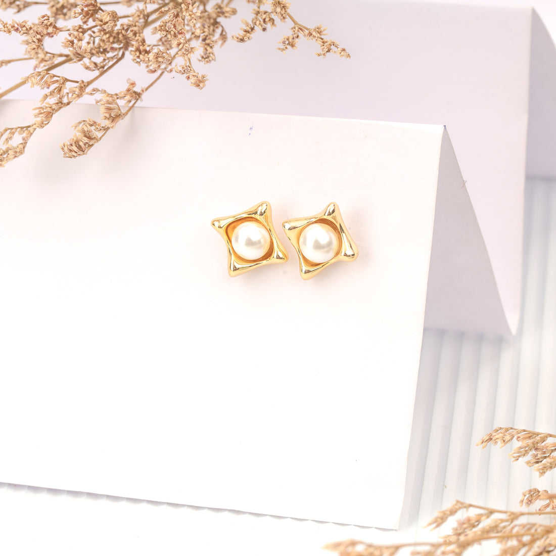 Golden Nest Pearl Earrings (Yellow Gold)