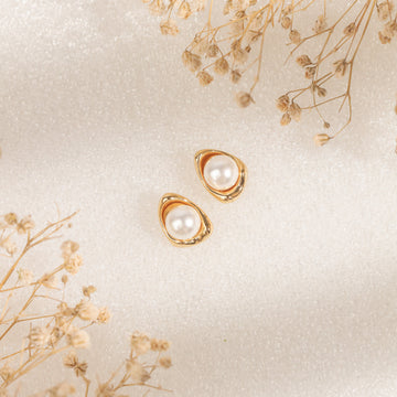 Haloed Pearl Earrings (Yellow Gold)