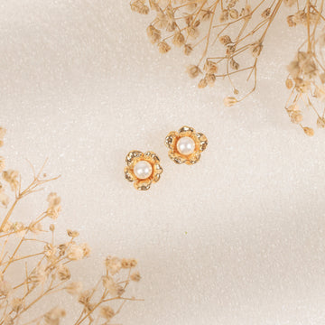 Daisy Dapple Earring (Yellow Gold)