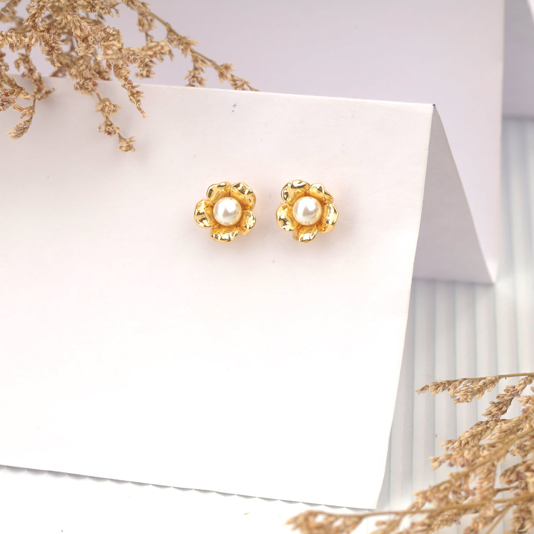 Daisy Dapple Earring (Yellow Gold)