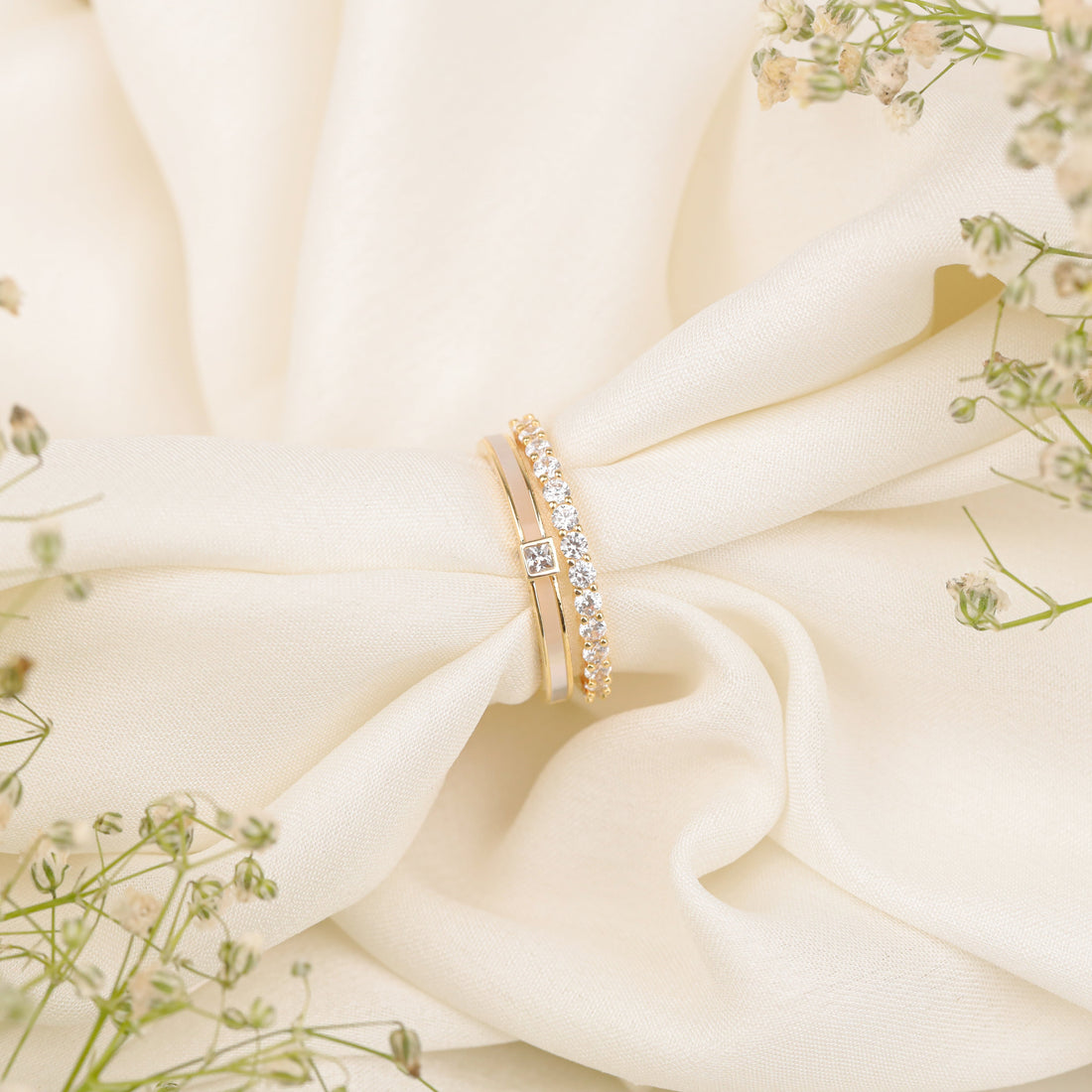 Solitaire Band Ring (Yellow Gold)